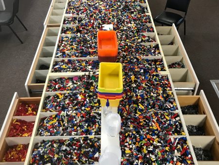 Random bulk LEGO® pieces: Sold by the pound. For Sale